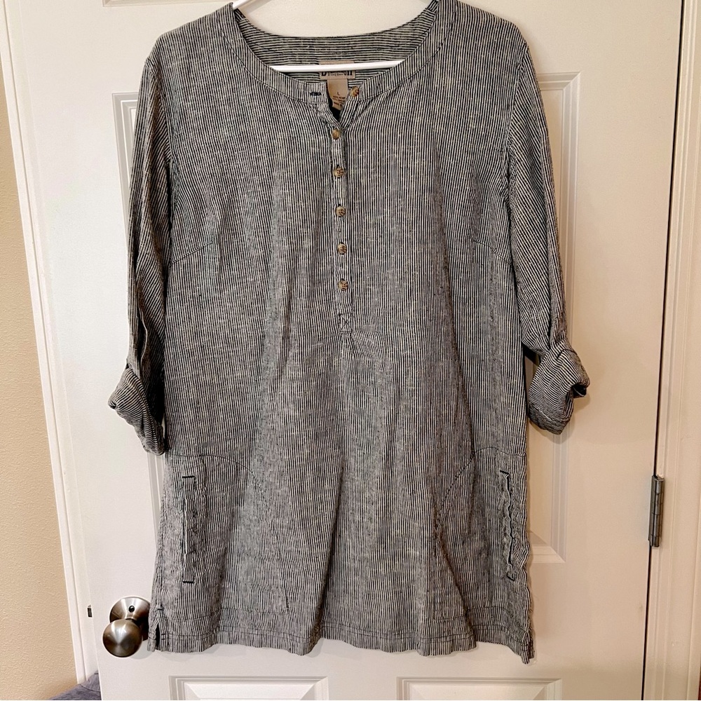 Duluth Trading Company gray and white striped tunic size L